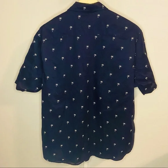 H&M Navy with Palm Trees Men's short sleeve button up shirt - Picture 3 of 7